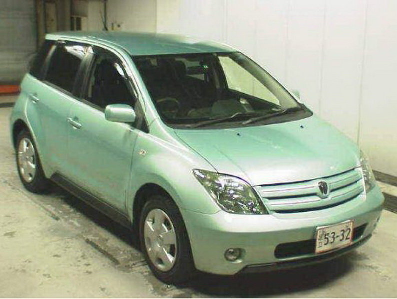 Toyota IST