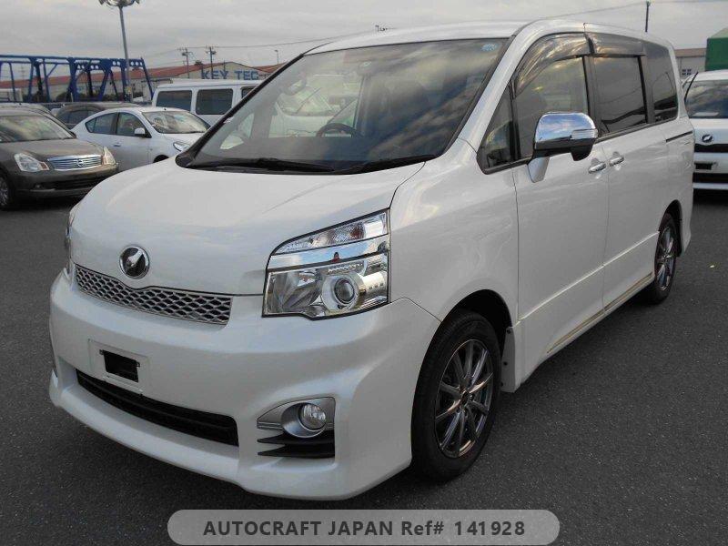 Toyota voxy 2013