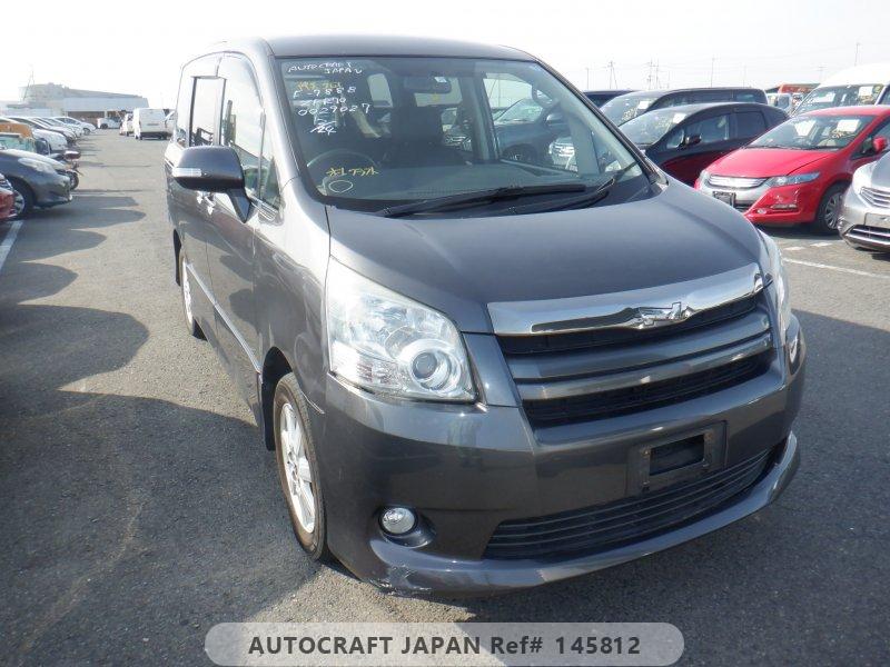 Toyota Noah 2007