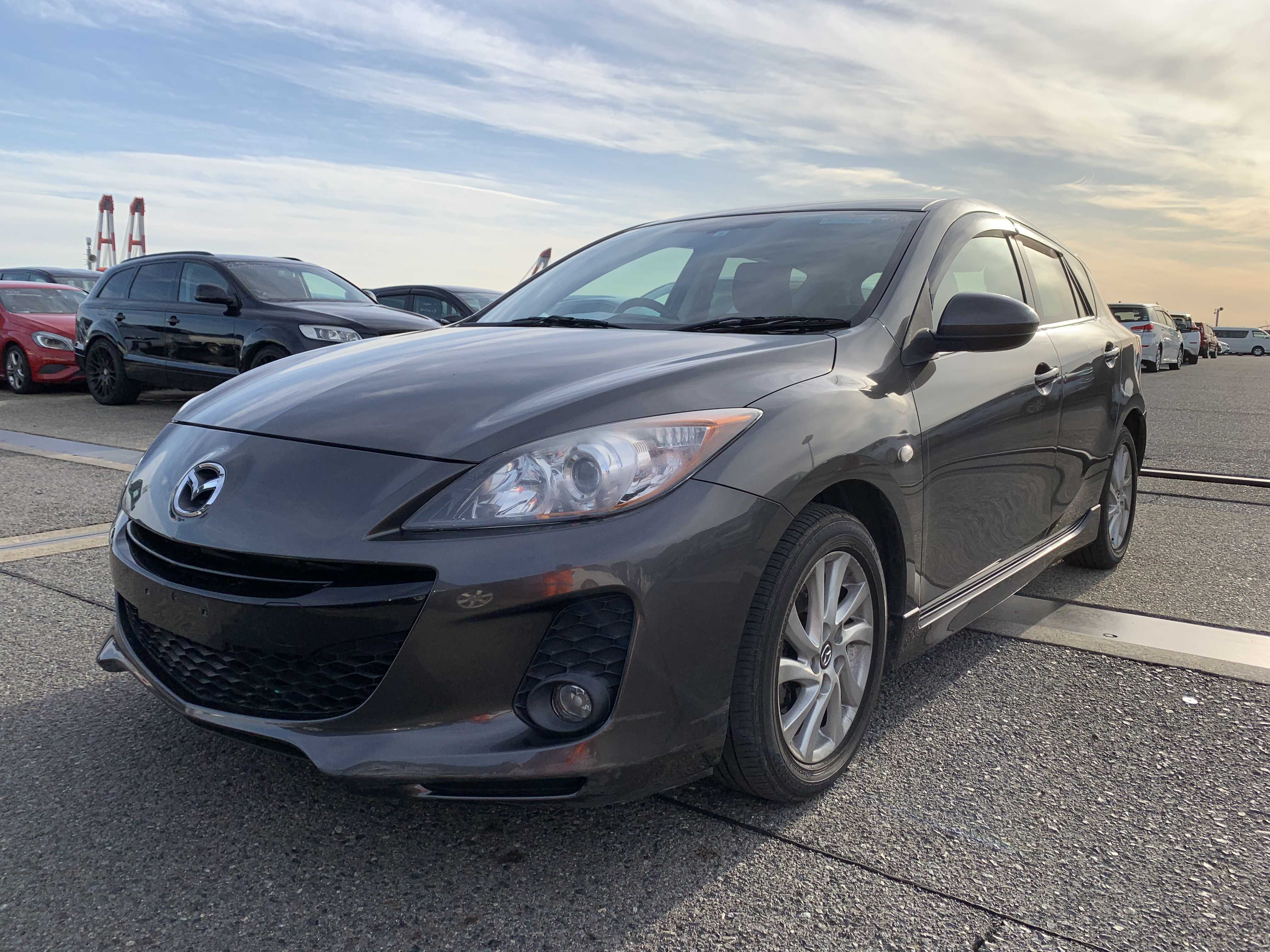 Mazda axela sport