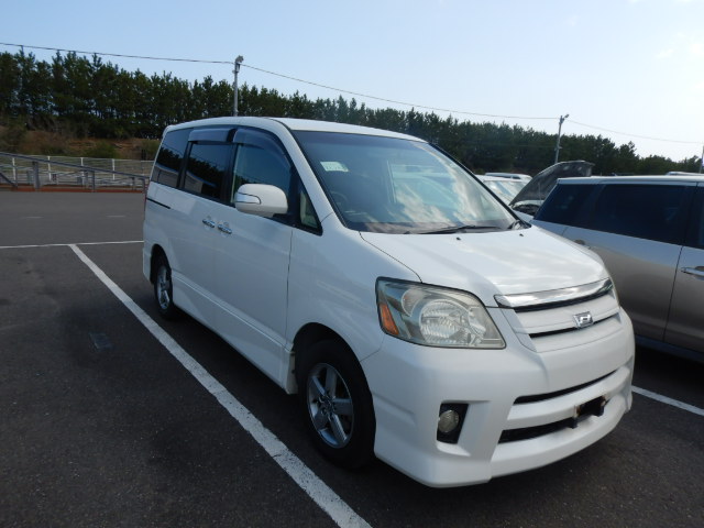 Toyota Noah 2004