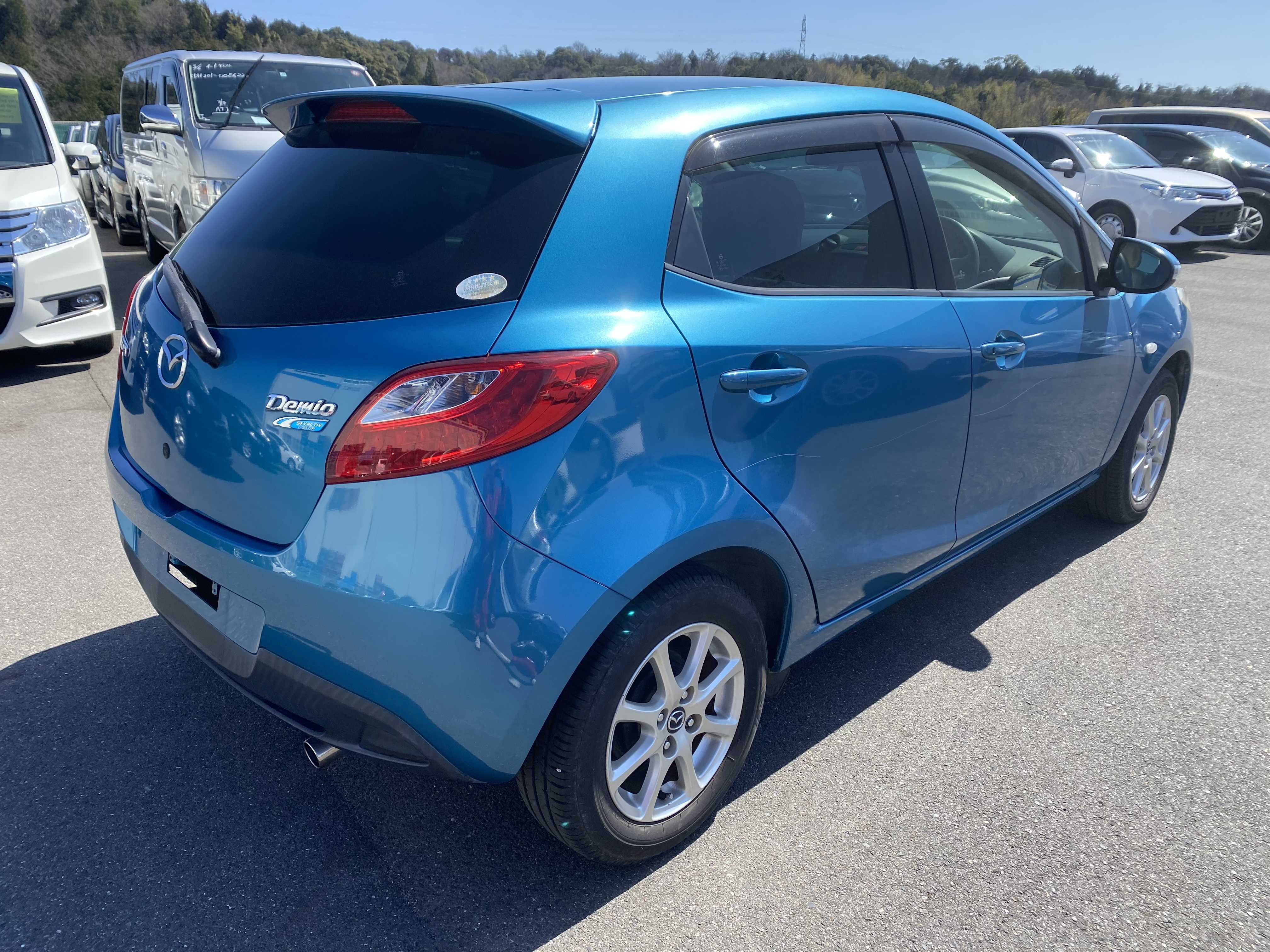 Mazda demio 2012