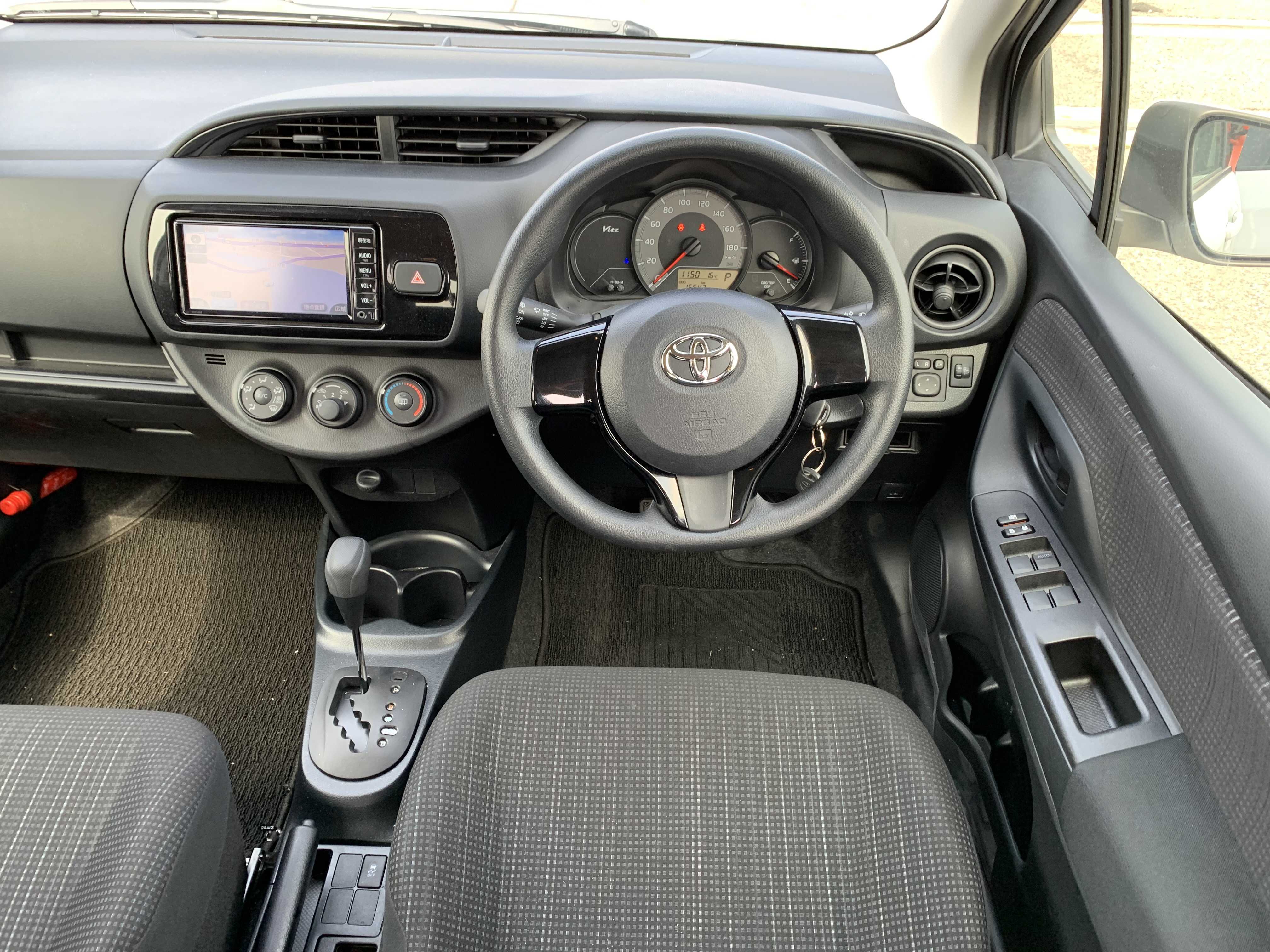 Toyota Vitz 2018, PEARL, 990cc, ATM - Autocraft Japan