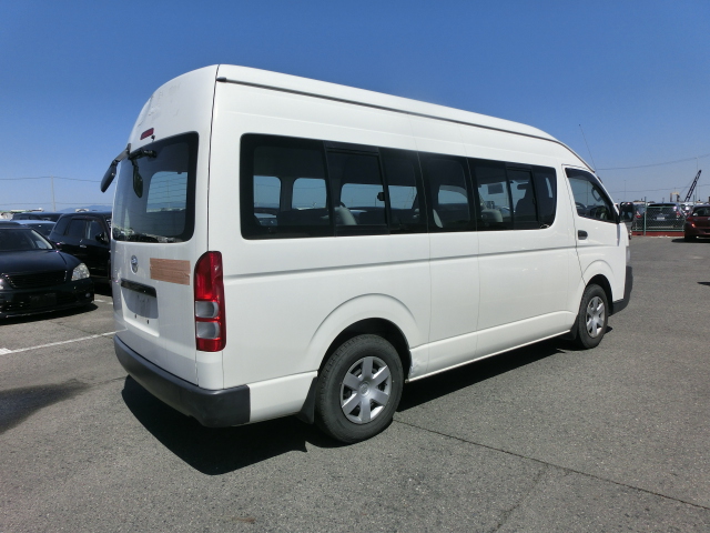 used Toyota Hiace Commuter photo - 2015 model Silver color