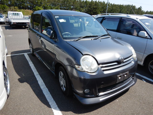 Toyota Sienta 2008