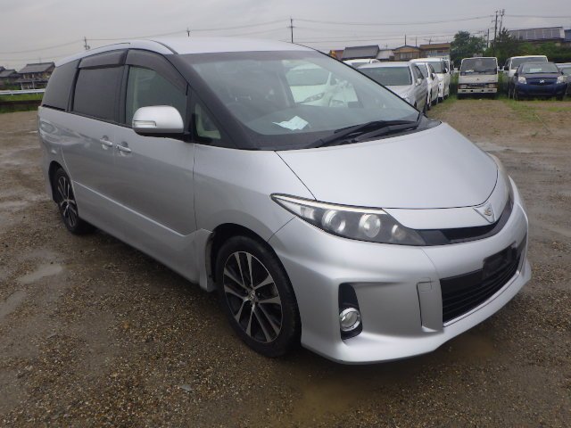 Toyota Estima 2012