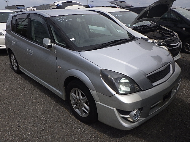 Toyota OPA 2000