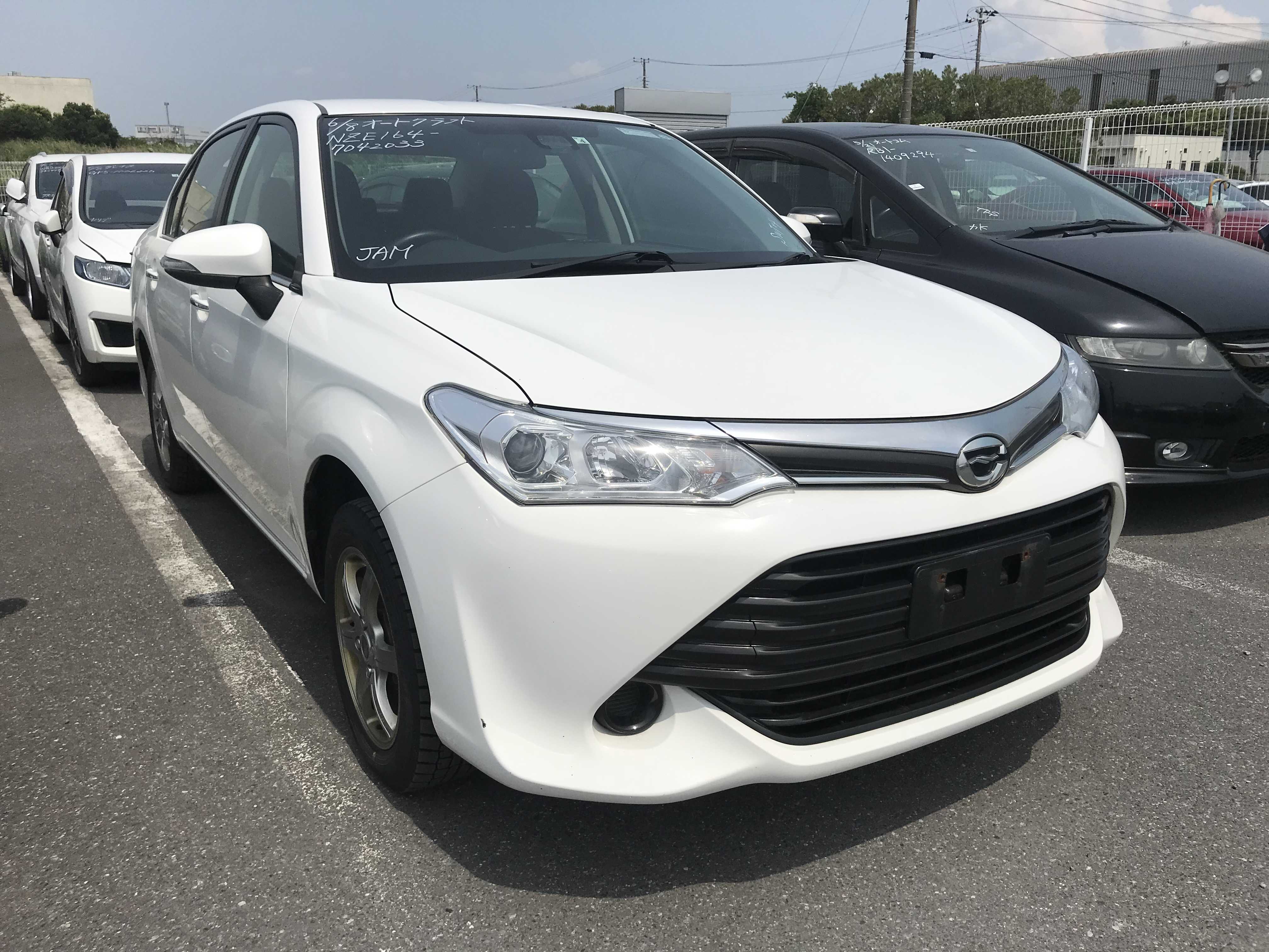 Toyota Corolla Axio 2016, WHITE - Autocraft Japan