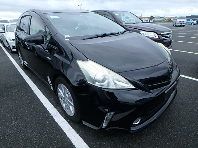 Toyota PRIUS ALPHA 2013