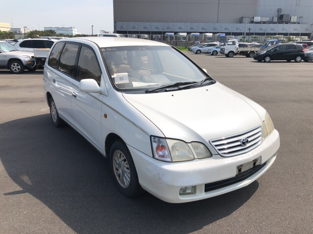 Toyota Gaia 2000