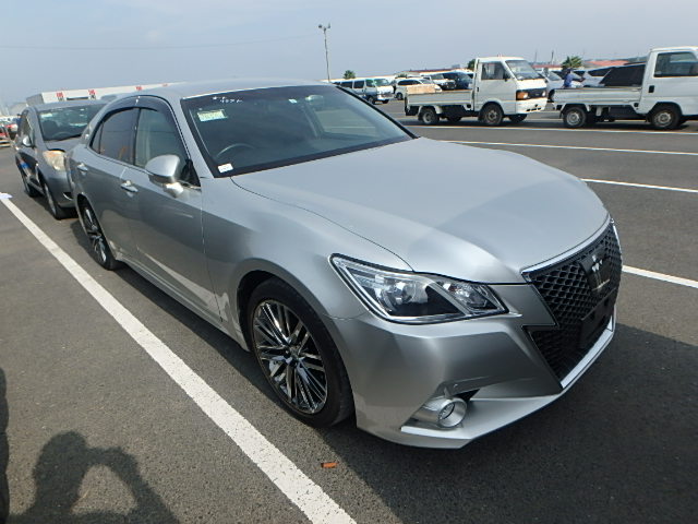 Toyota Crown 2013