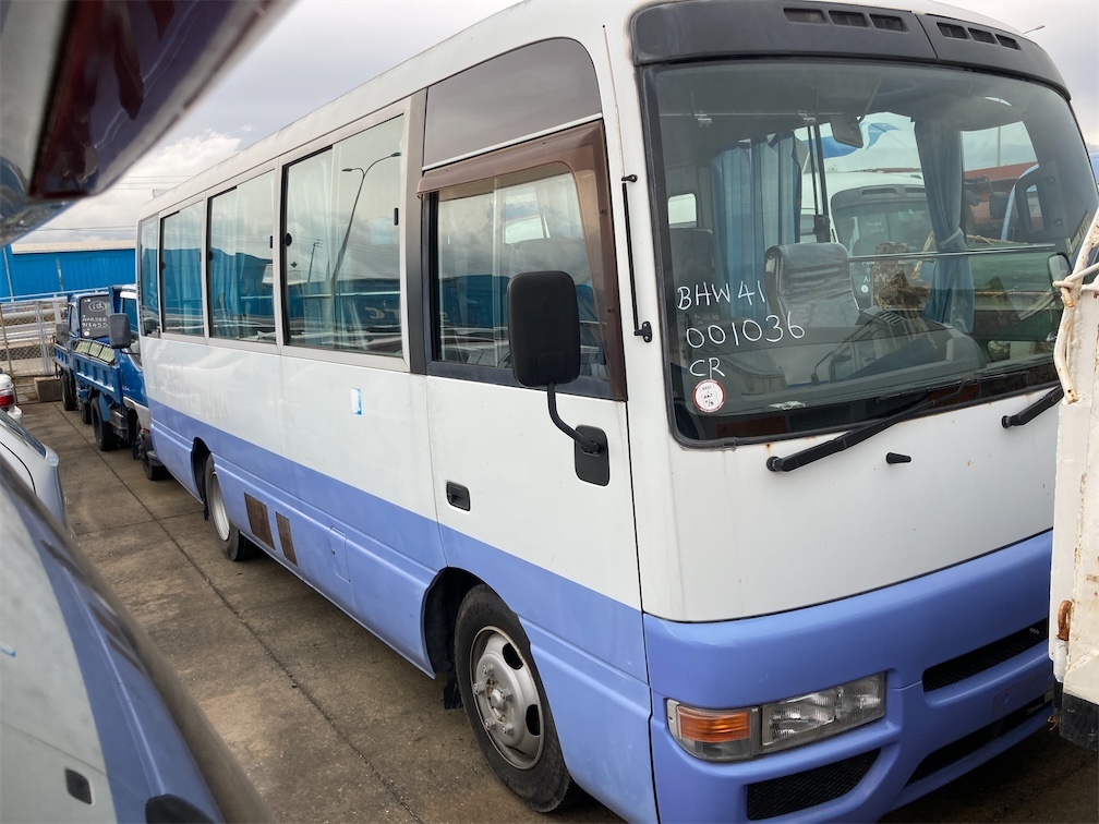 Nissan Civilian Bus 2000