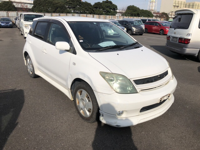 Toyota IST 2002
