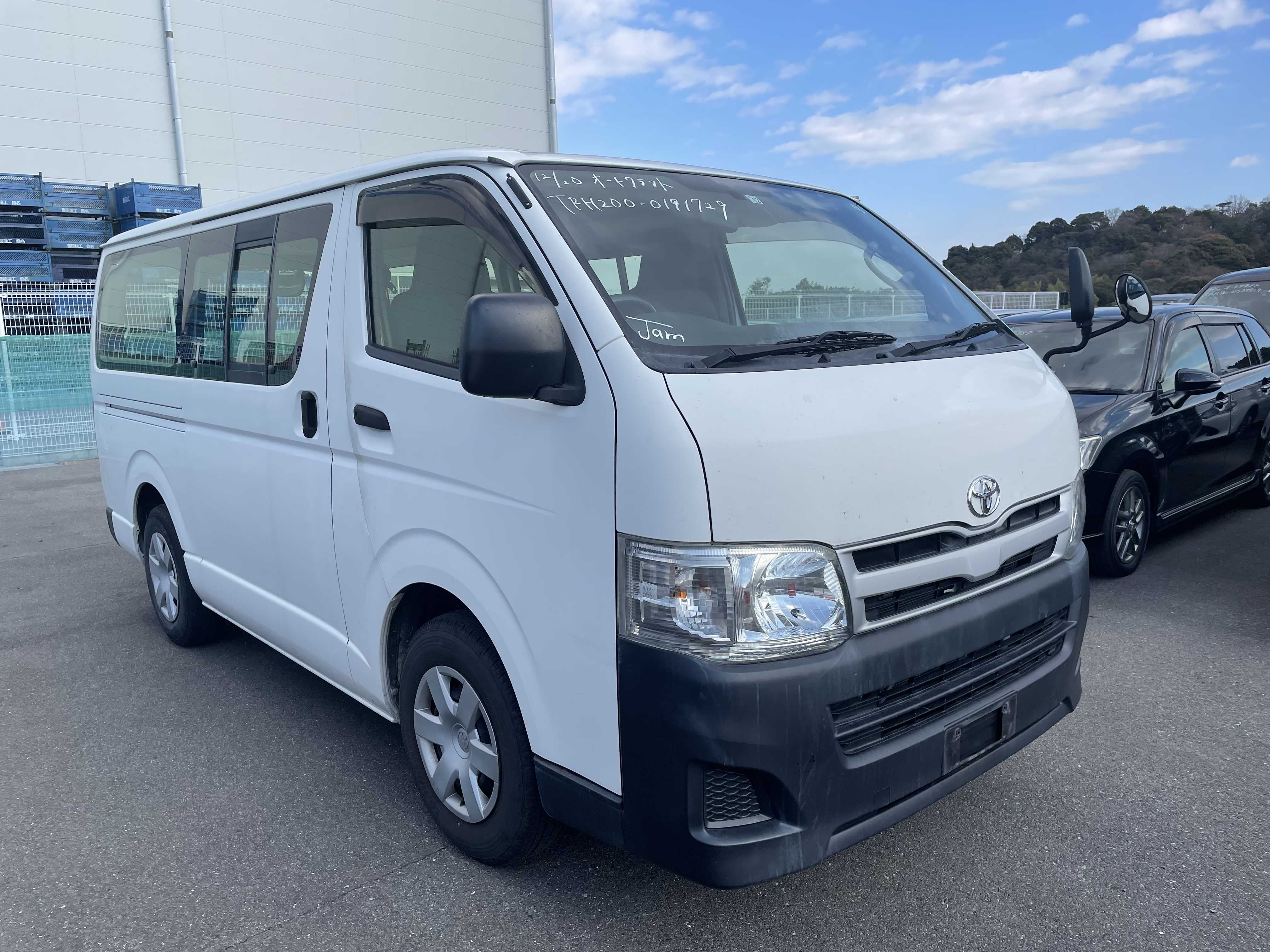 Toyota Regius Van 2013