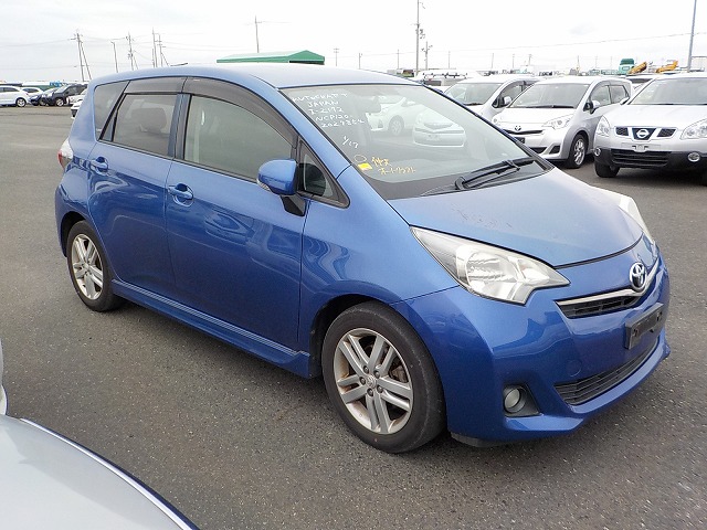 Toyota Ractis 2011