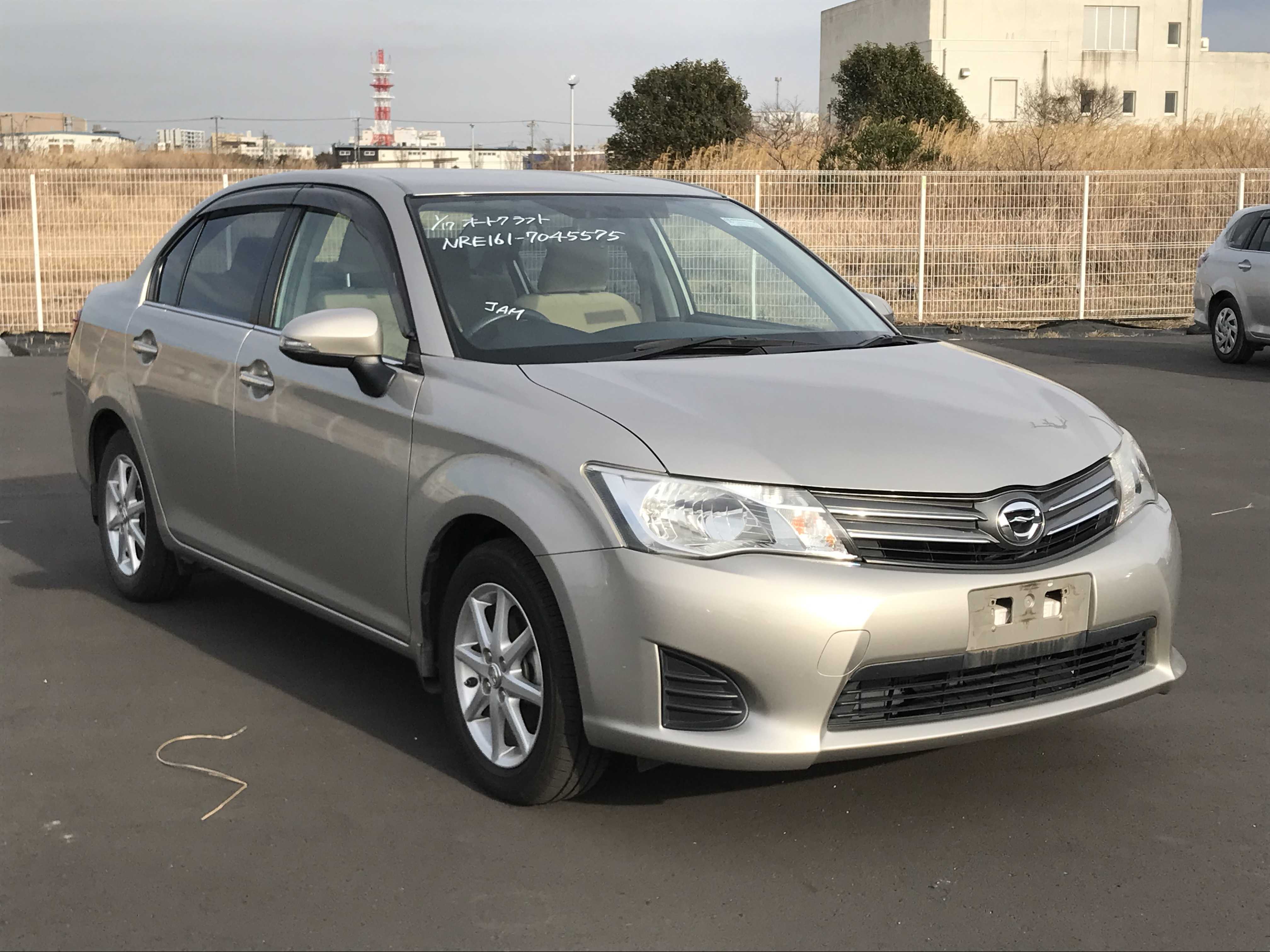 Toyota Corolla Axio 2013