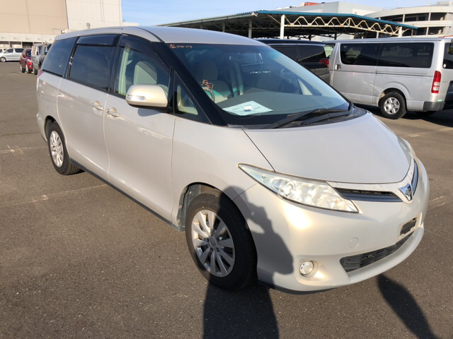 Toyota Estima 2011