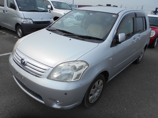 Toyota Raum 2007