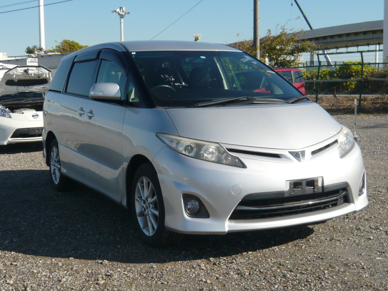 Toyota Estima 2011
