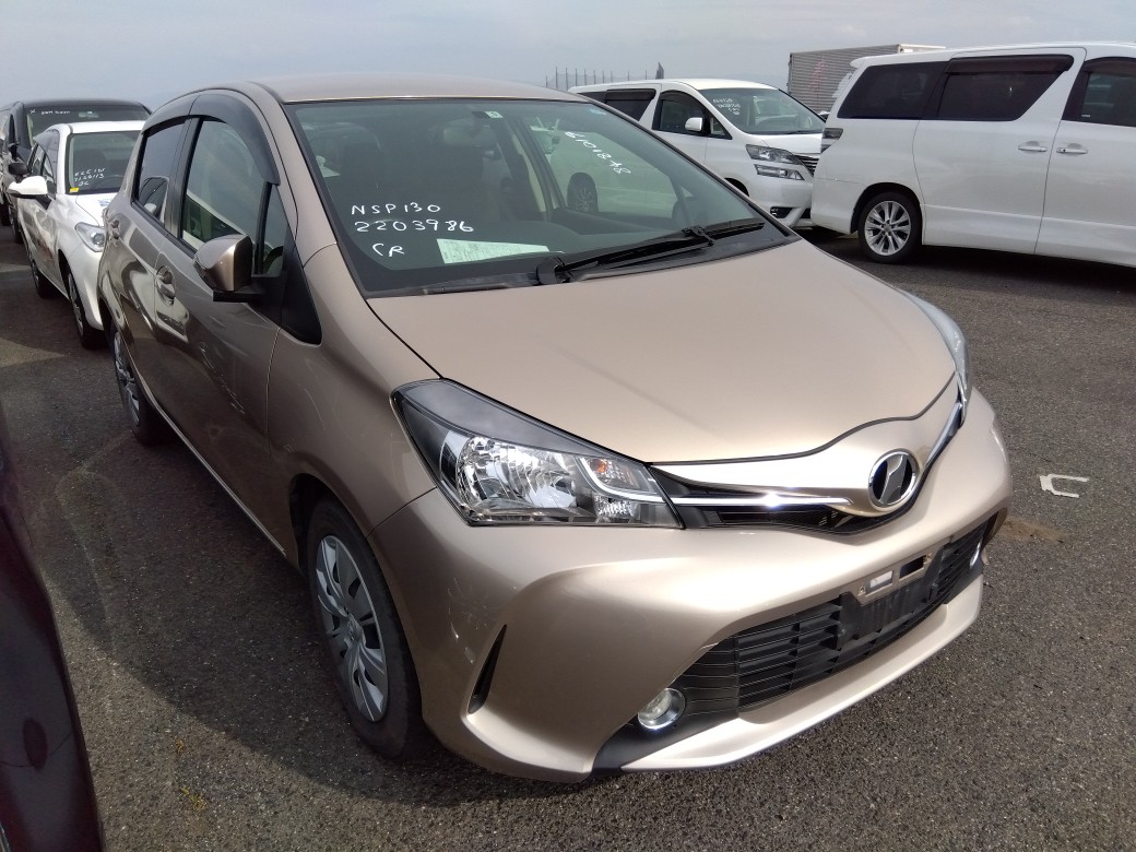 Toyota Vitz 2015