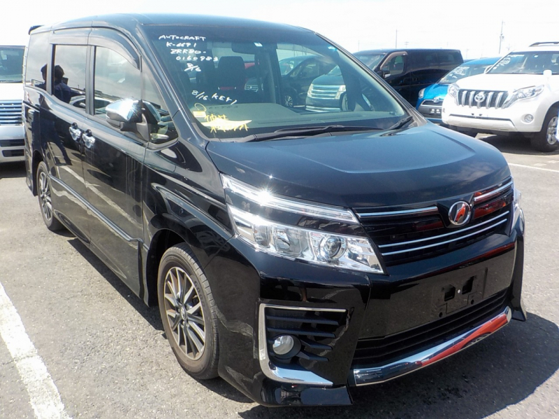 Toyota Voxy 2015