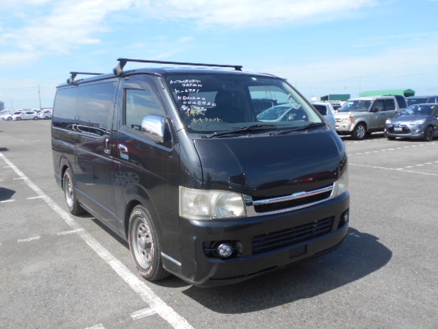 Toyota Hiace Van 2005