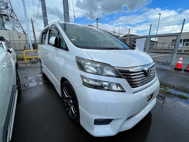 Toyota Vellfire 2010