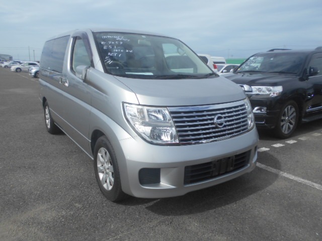 Nissan Elgrand 2005