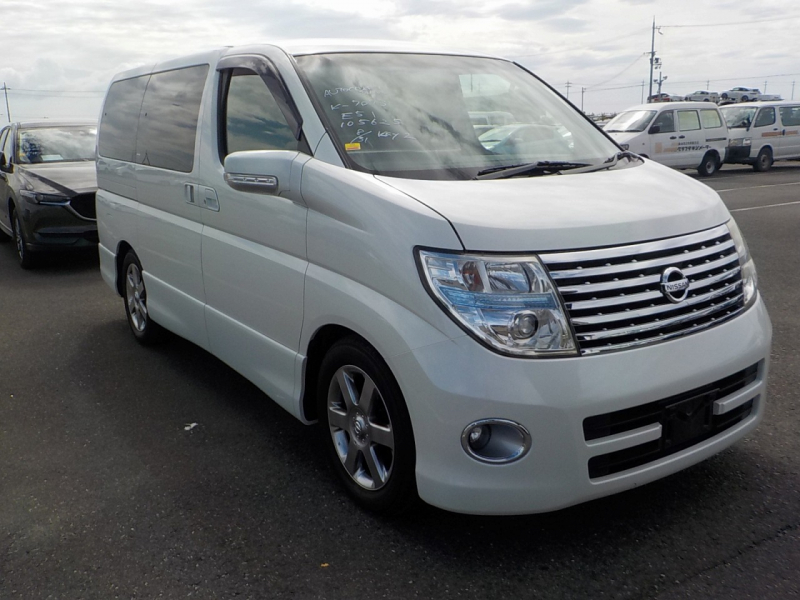 Nissan Elgrand 2004