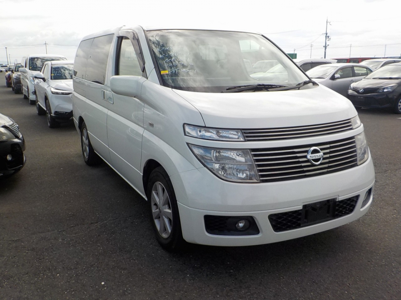 Nissan Elgrand 2002