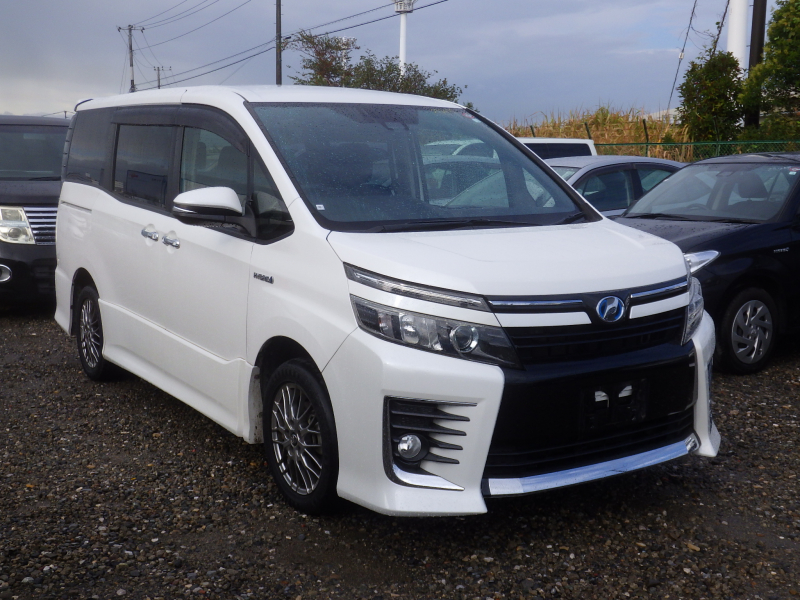 Toyota Voxy 2016