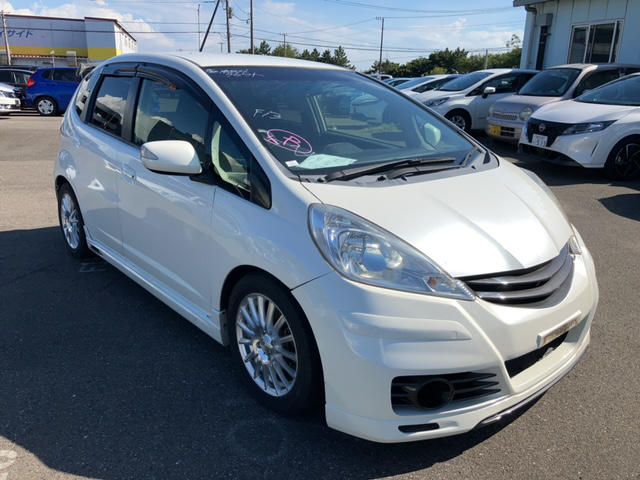 Honda Fit Hybrid 2012