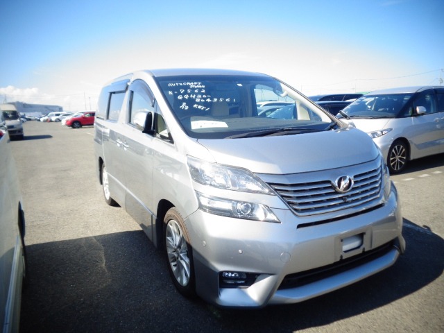 Toyota Vellfire 2010