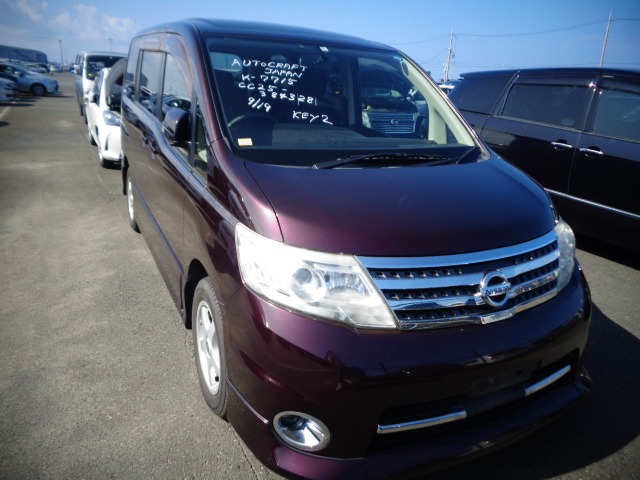 Nissan Serena 2010