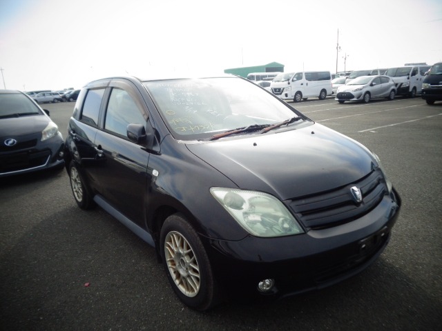 Toyota IST 2002