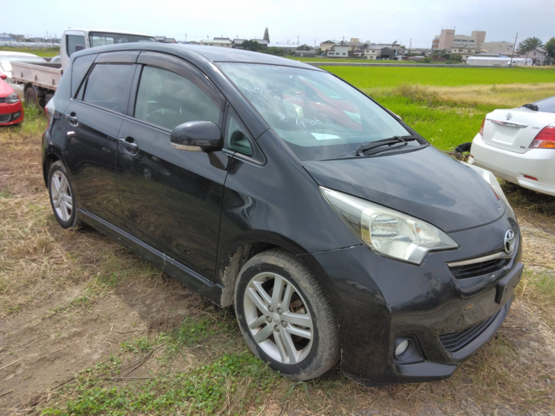 Toyota Ractis 2012