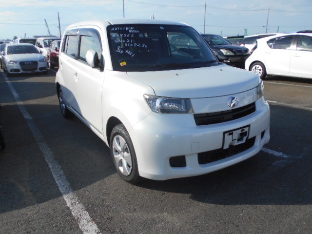 Toyota bB 2013