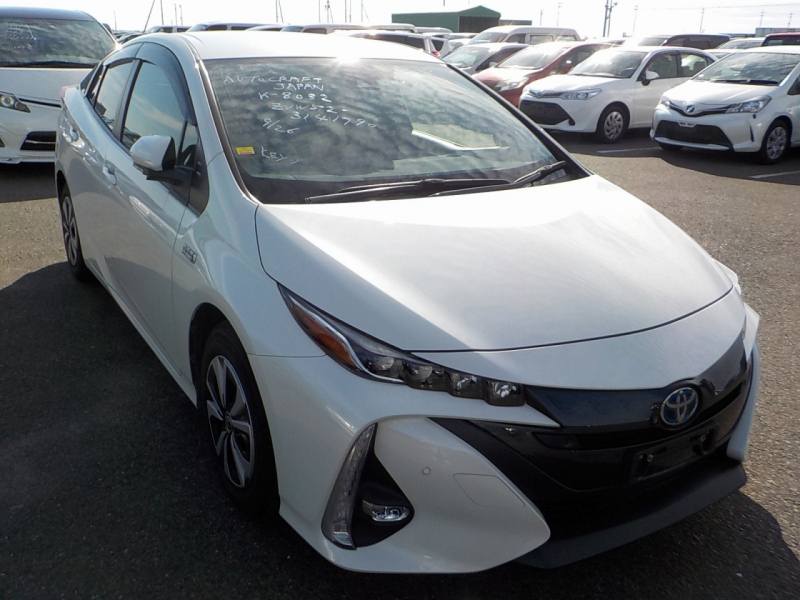 Toyota Prius PHV 2020