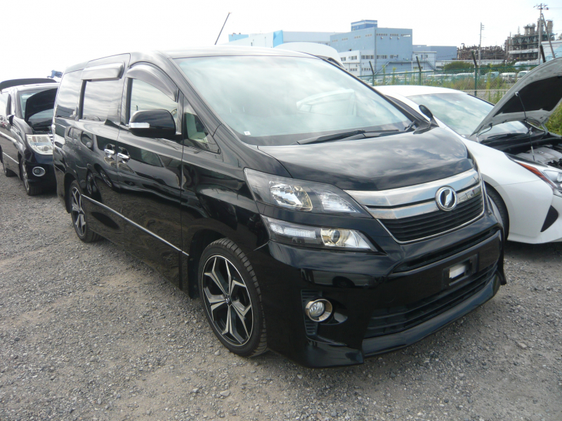 Toyota Vellfire 2013