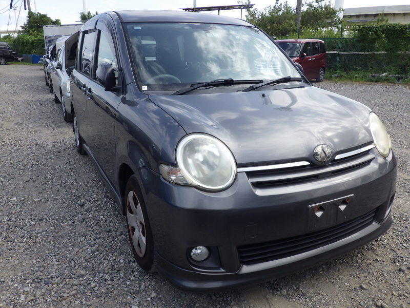 Toyota Sienta 2009