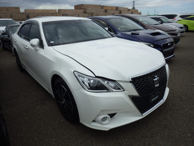 Toyota Crown 2015