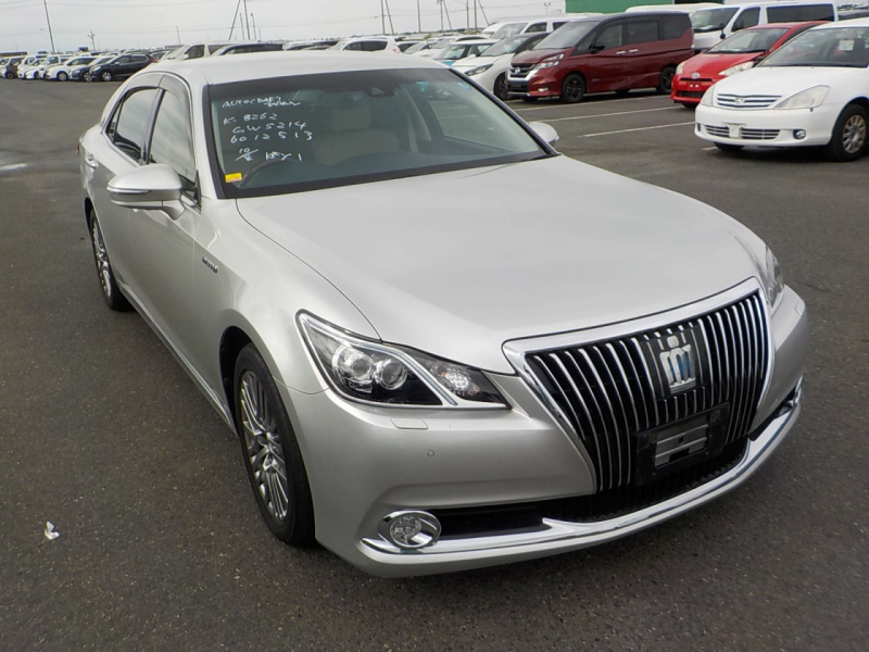 Toyota Crown Majesta 2016