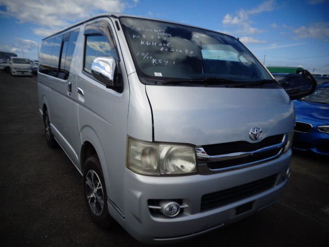 Toyota Hiace Van 2009