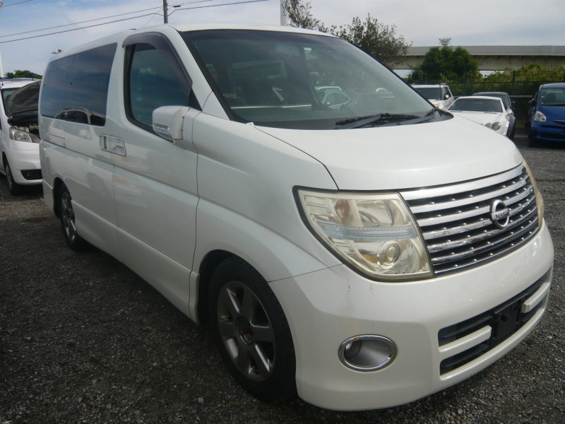 Nissan Elgrand 2004