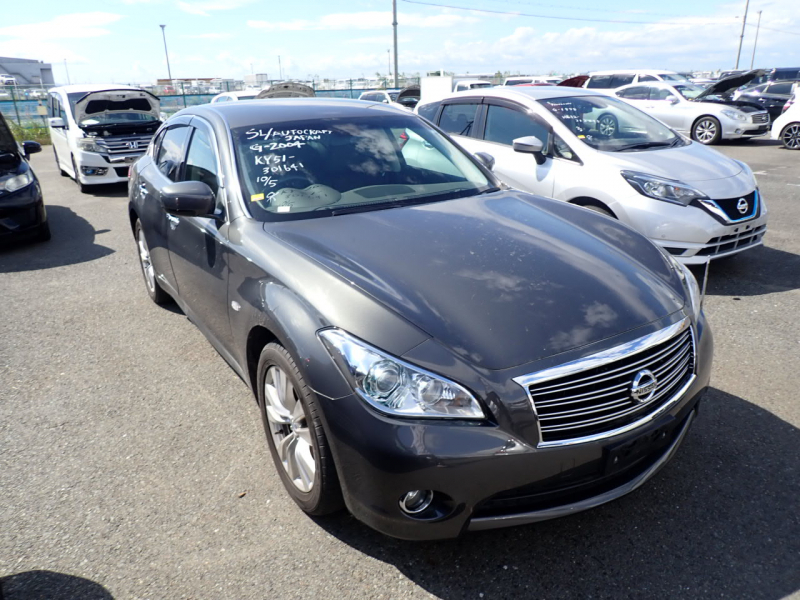 Nissan Fuga 2014