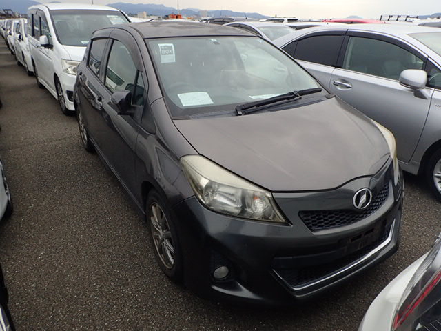 Toyota Vitz 2011