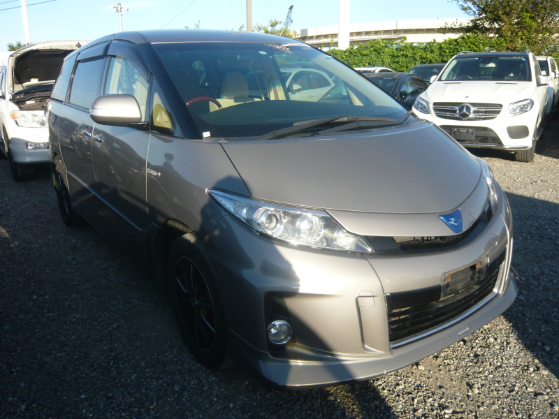 Toyota Estima Hybrid 2015