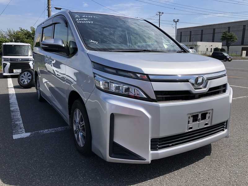 Toyota Voxy 2017