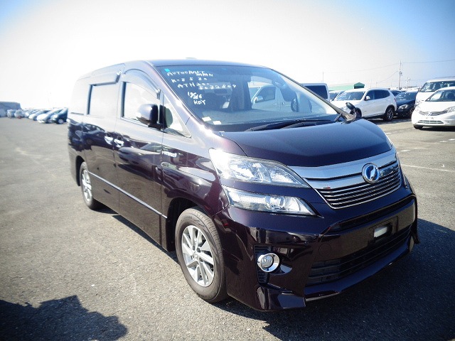 Toyota Vellfire 2013