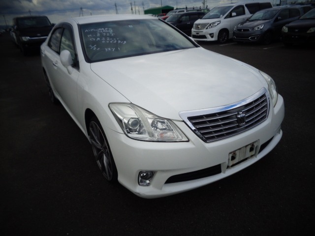 Toyota Crown 2011